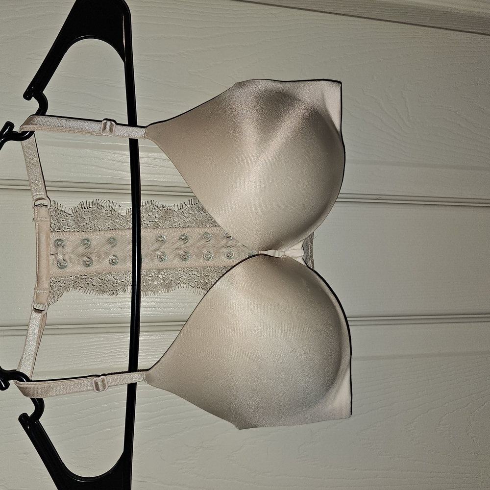 Victoria's Secret Cream Contoured Bra